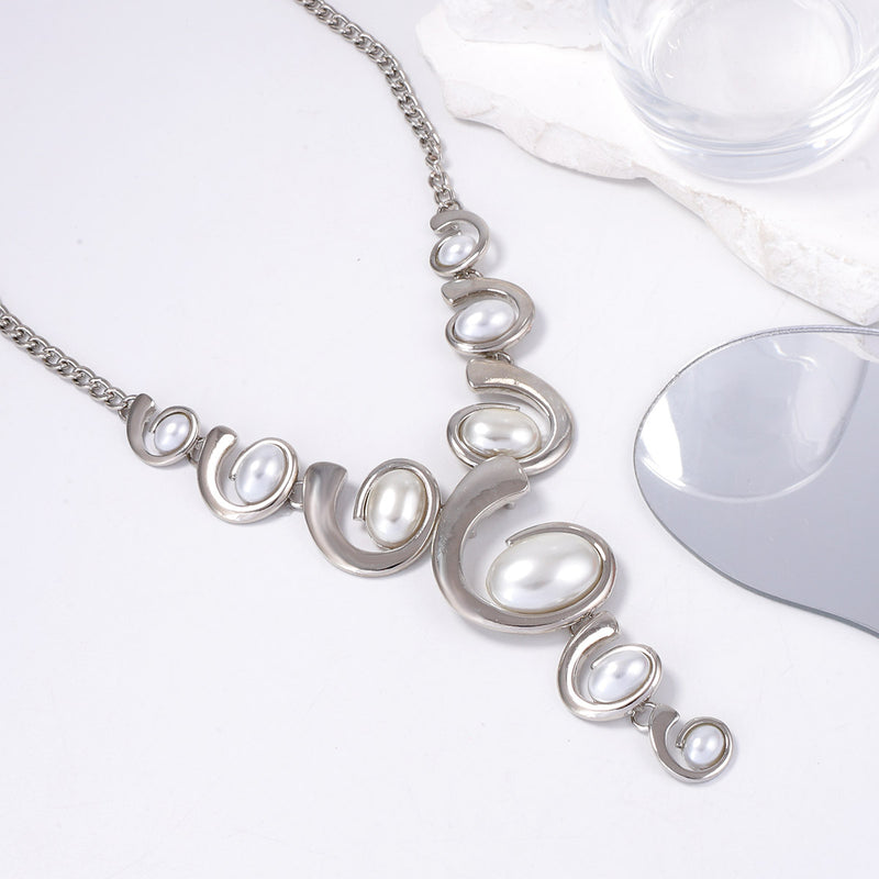 Herkkä käsityö Helmi Kaulakoru