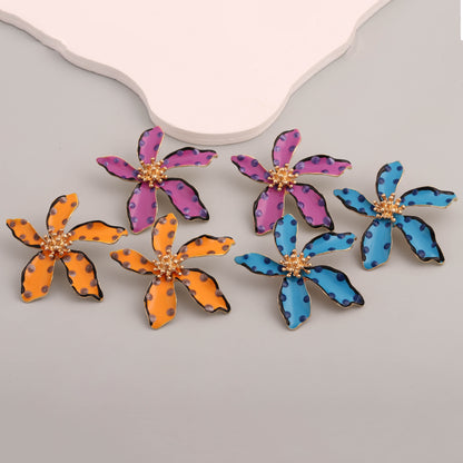 Elegantti Korvarengas jokaiseen tilaisuuteen