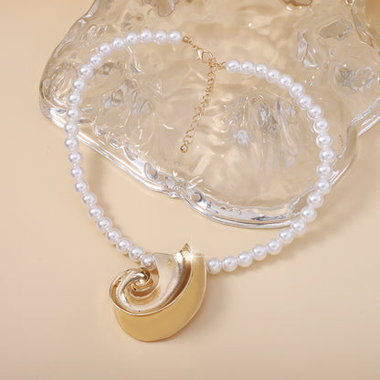 Klassinen Helmi Ketju ajattomalla viehätyksellä