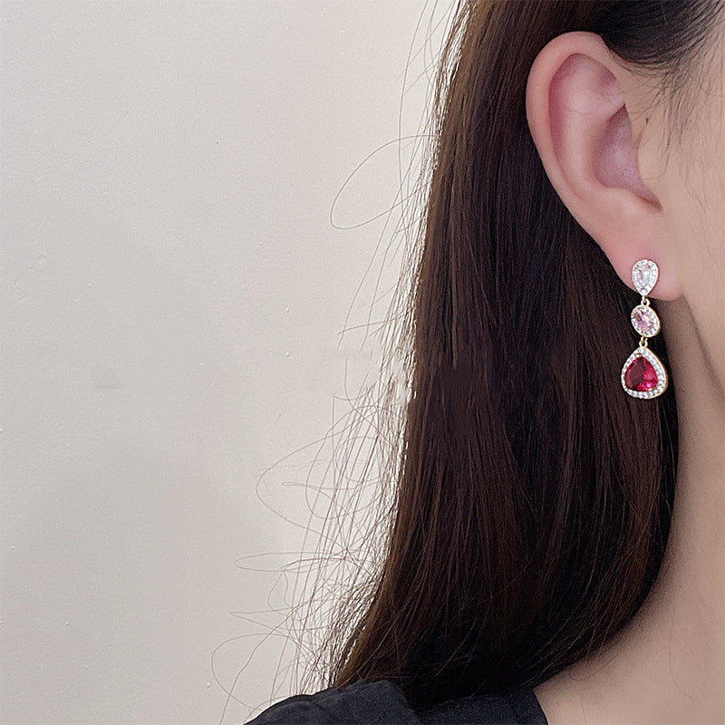 Klassinen Korvarengas ajattomalla viehätyksellä