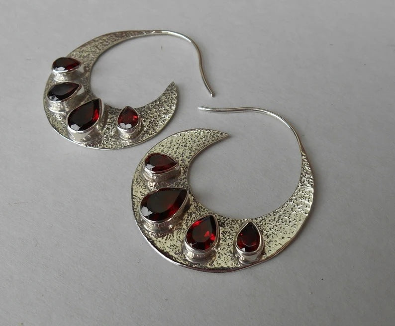 Kaunis Korvarengas ainutlaatuisella tyylillä