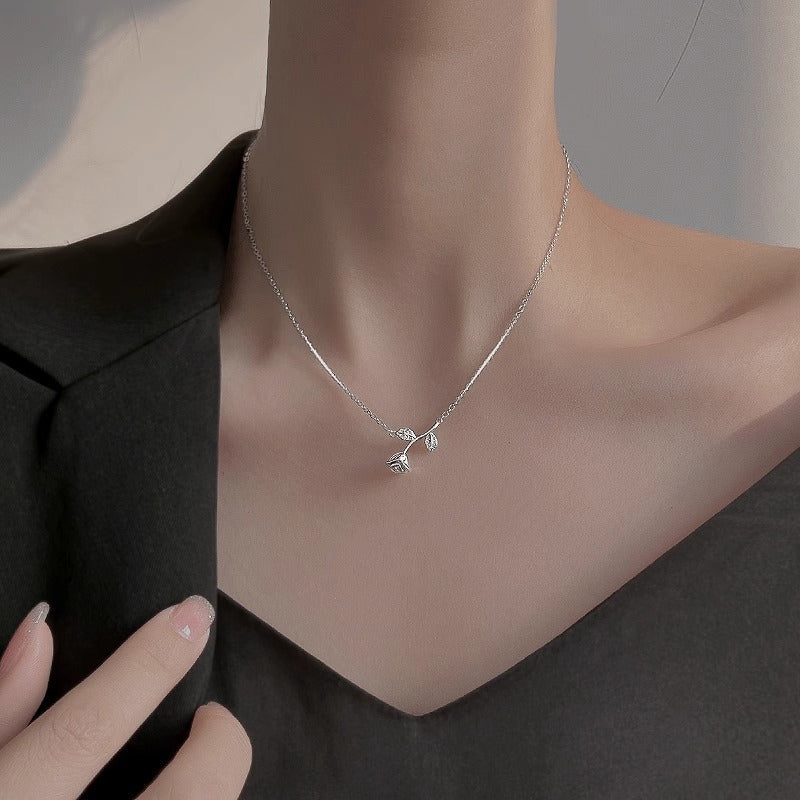 Klassinen Kaulakoru ajattomalla viehätyksellä