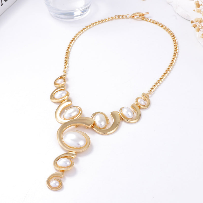 Herkkä käsityö Helmi Kaulakoru