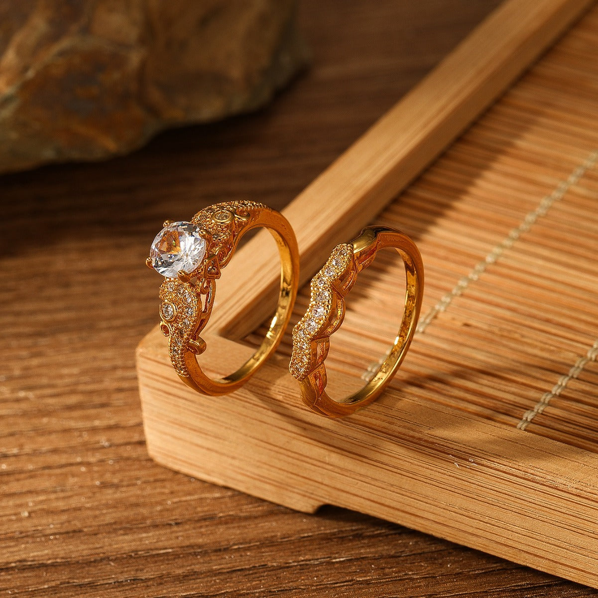 Klassinen Sormus ajattomalla viehätyksellä