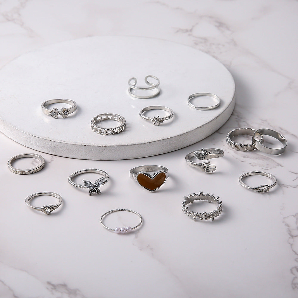 Kaunis Helmi Korusetti ainutlaatuisella tyylillä