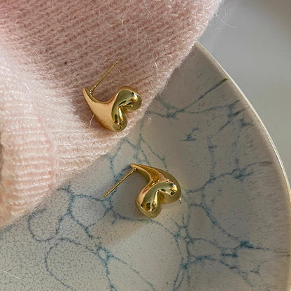 Kaunis Korvarengas ainutlaatuisella tyylillä