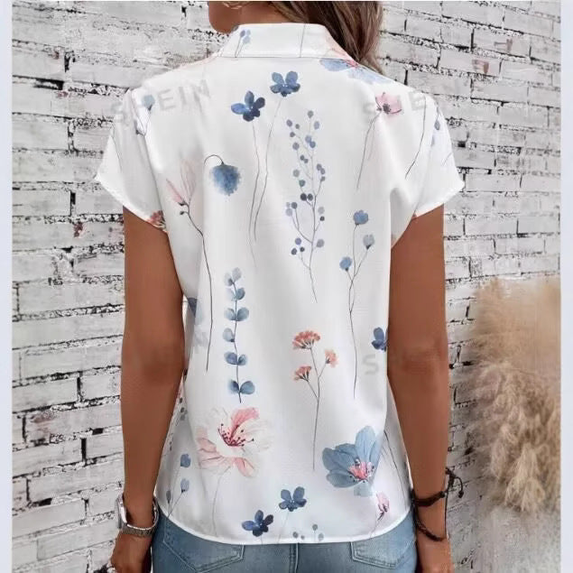 Well Tailored Blouse with a Graceful Silhouette