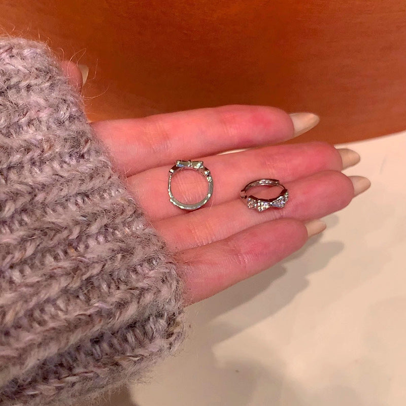 Kaunis Korvarengas ainutlaatuisella tyylillä