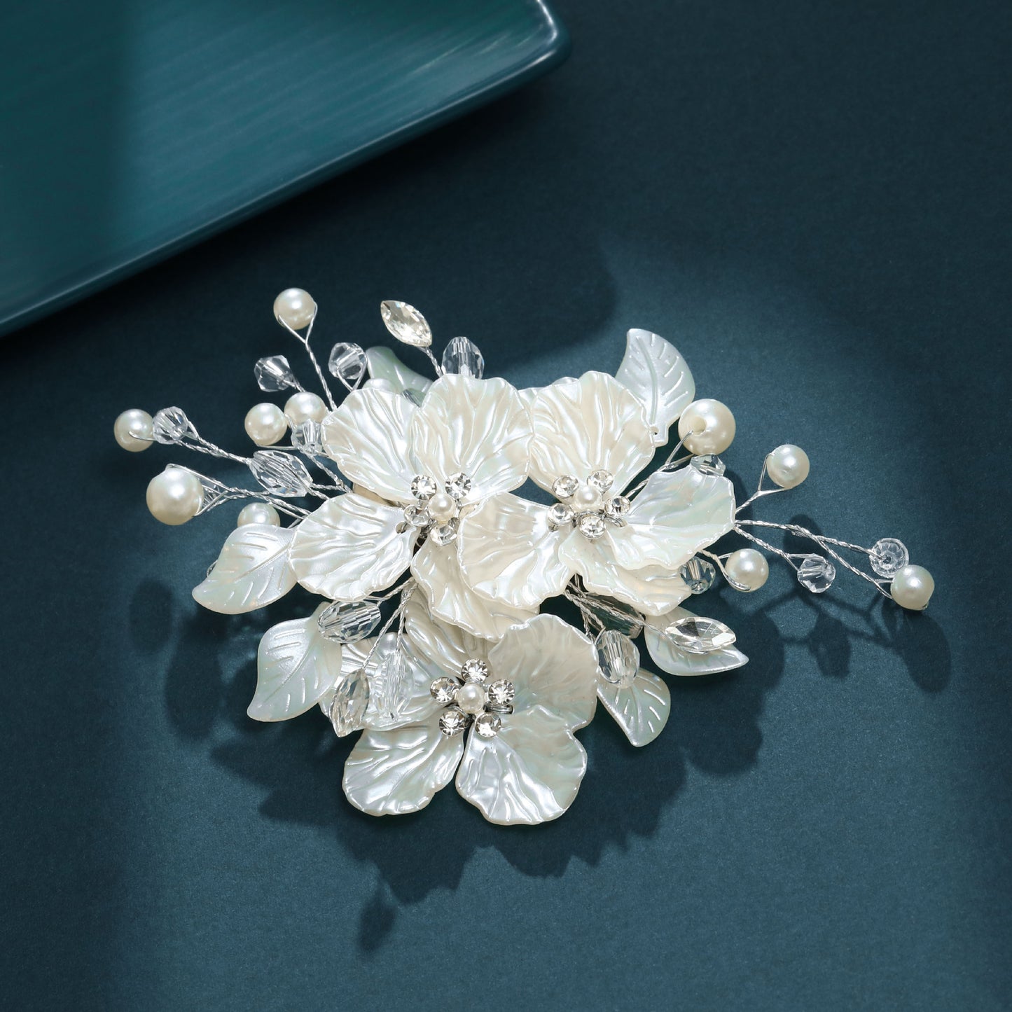 Hurmaava Koru jokaiseen tilaisuuteen