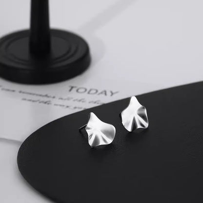 Kaunis Korvarengas ainutlaatuisella tyylillä