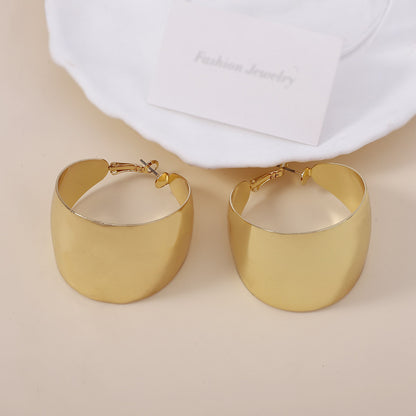 Elegantti Korvarengas jokaiseen tilaisuuteen