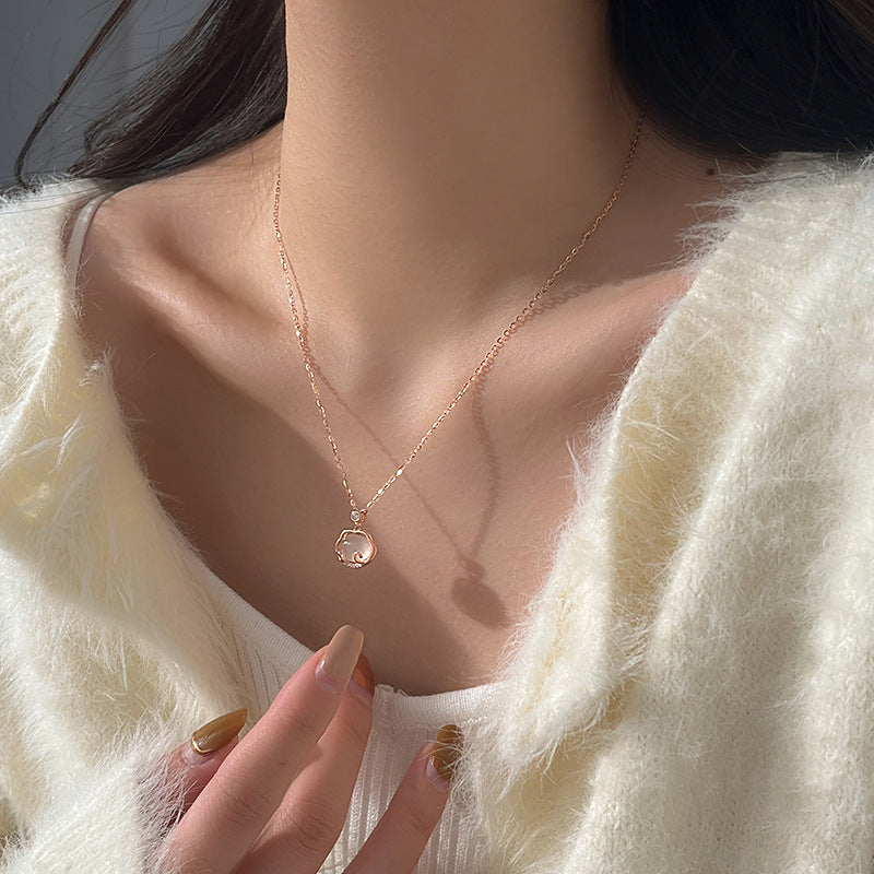 Käsintehty vintage Kaulakoru