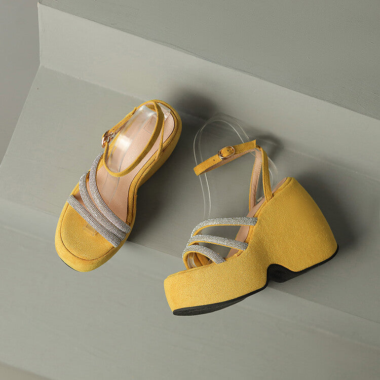 Sulavalinaiset Ortopediset Sandaalit Moderniin Tyyliin