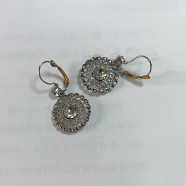 Kaunis Sormus ainutlaatuisella tyylillä