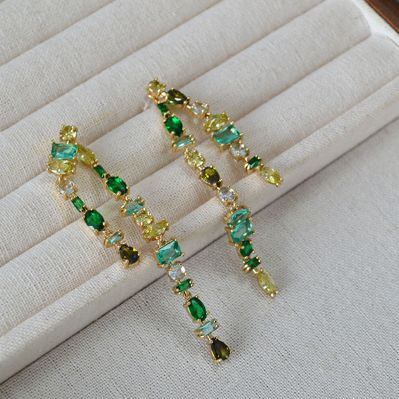 Klassinen Hopea Korvarengas ajattomalla viehätyksellä