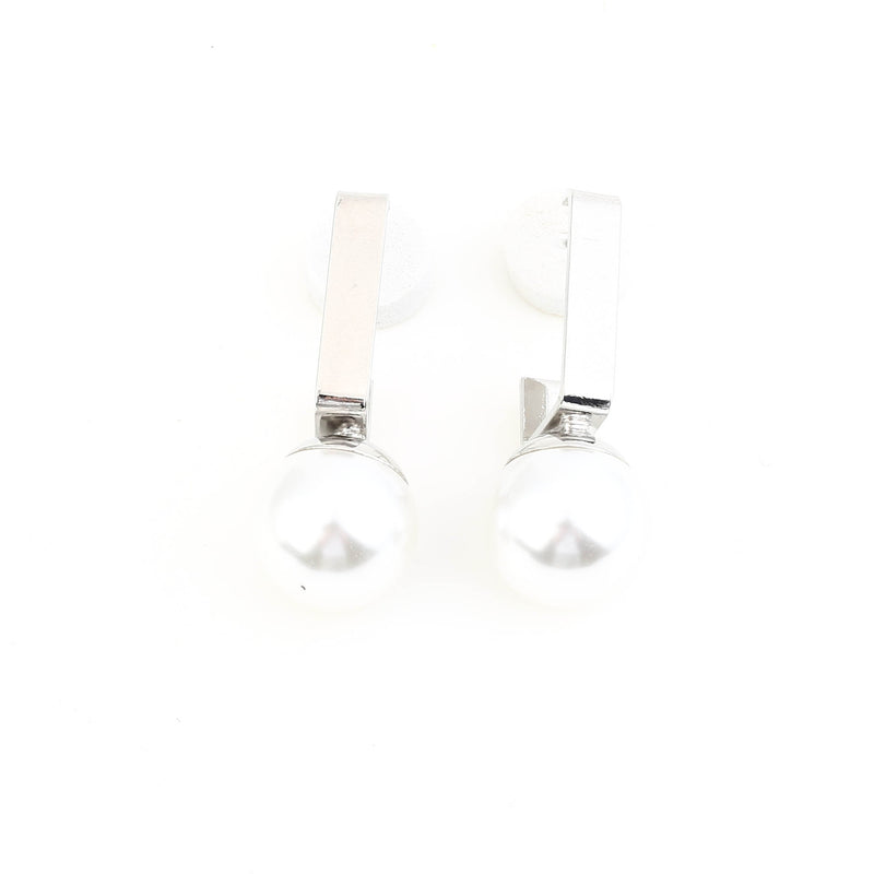 Hurmaava Helmi Korvarengas jokaiseen tilaisuuteen