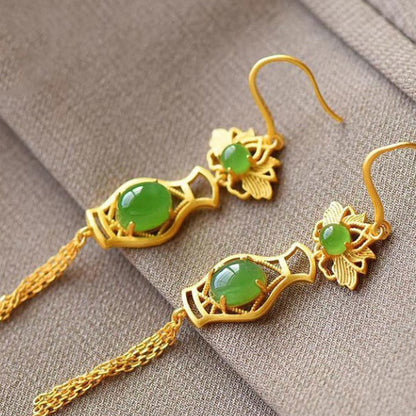 Kaunis Hopea Korvarengas ainutlaatuisella tyylillä