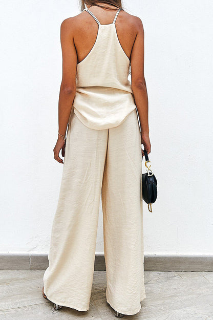 Effortlessly Elegant Pants with a Timeless Design