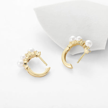 Kaunis Helmi Korvarengas ainutlaatuisella tyylillä