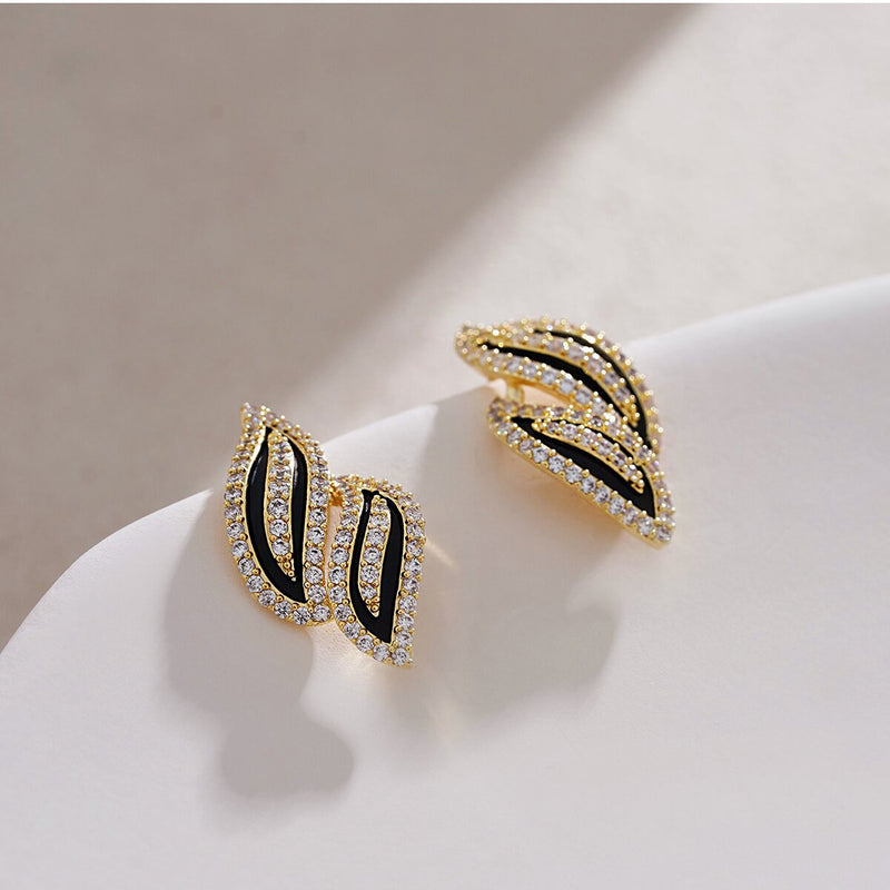 Kaunis Korvarengas ainutlaatuisella tyylillä