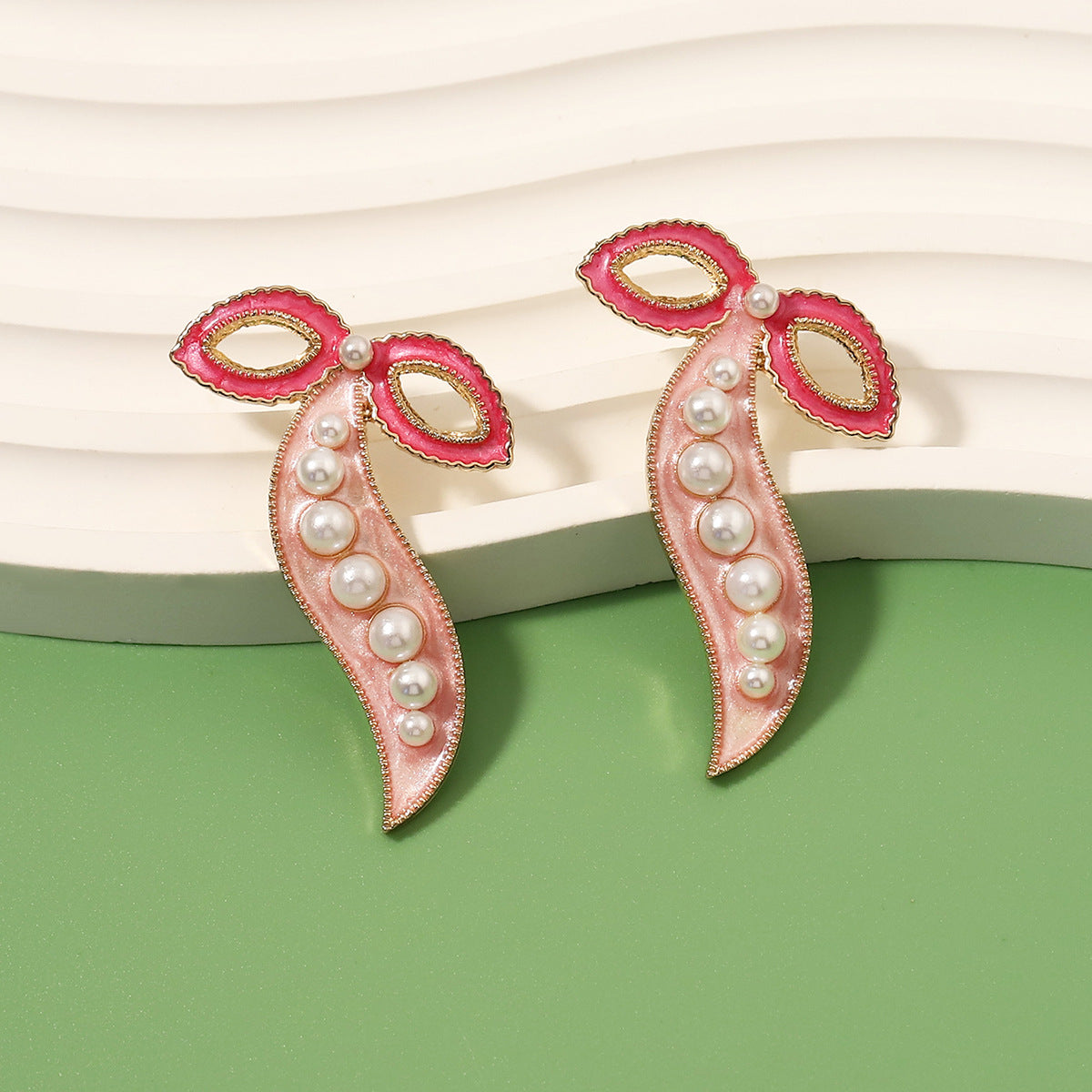 Käsintehty vintage Helmi Korvarengas