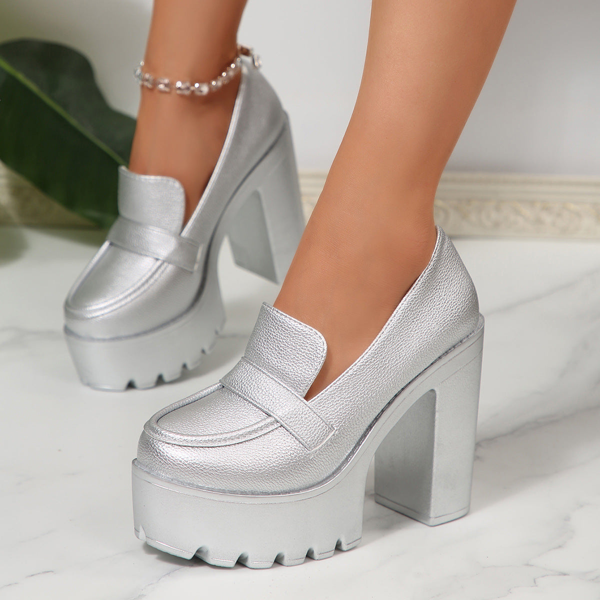 Tyylikkäät Ortopediset Korkokengät Ainutlaatuisella Muotoilulla