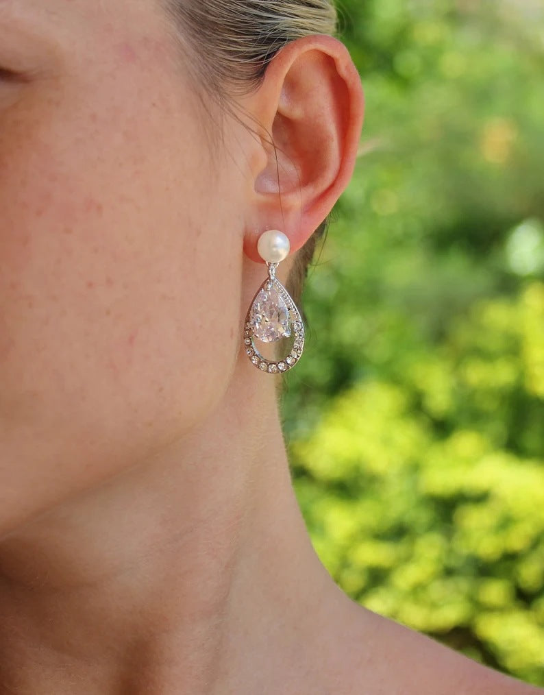 Kaunis Korvarengas ainutlaatuisella tyylillä