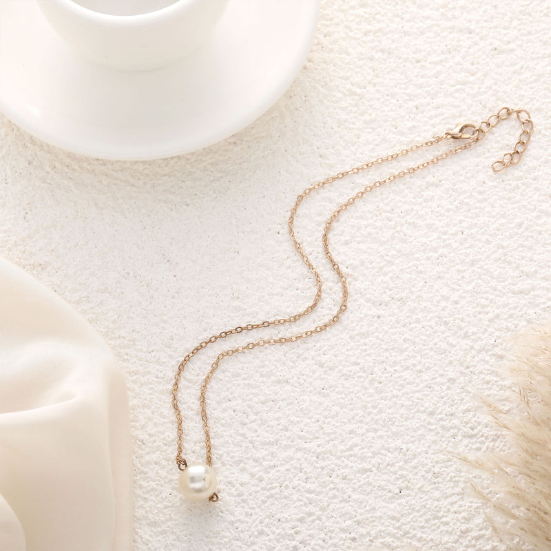 Klassinen Helmi Kaulakoru ajattomalla viehätyksellä