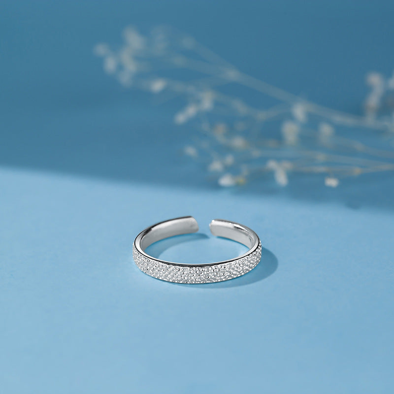 Kaunis Sormus ainutlaatuisella tyylillä