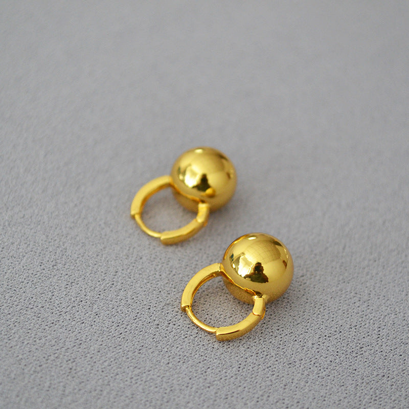 Klassinen Kulta Korvarengas ajattomalla viehätyksellä