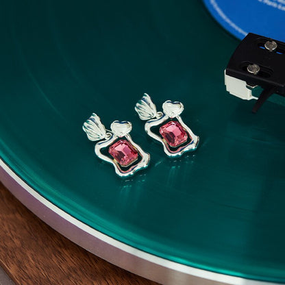 Kaunis Korvarengas ainutlaatuisella tyylillä