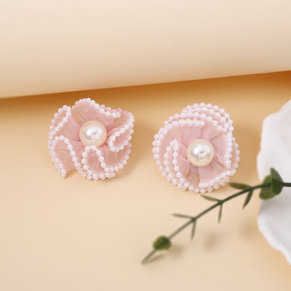 Hurmaava Helmi Korvarengas jokaiseen tilaisuuteen