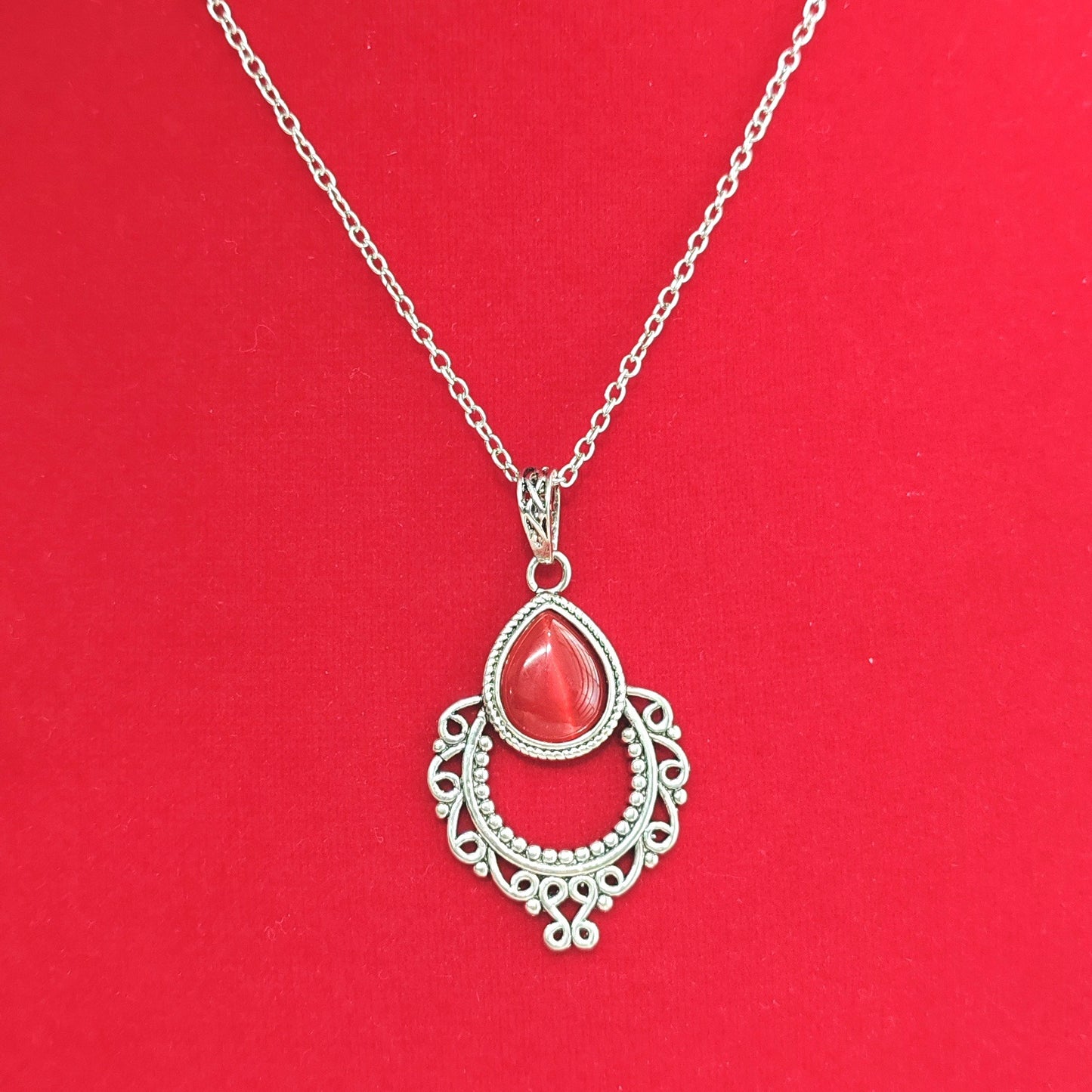 Elegantti Kaulakoru jokaiseen tilaisuuteen