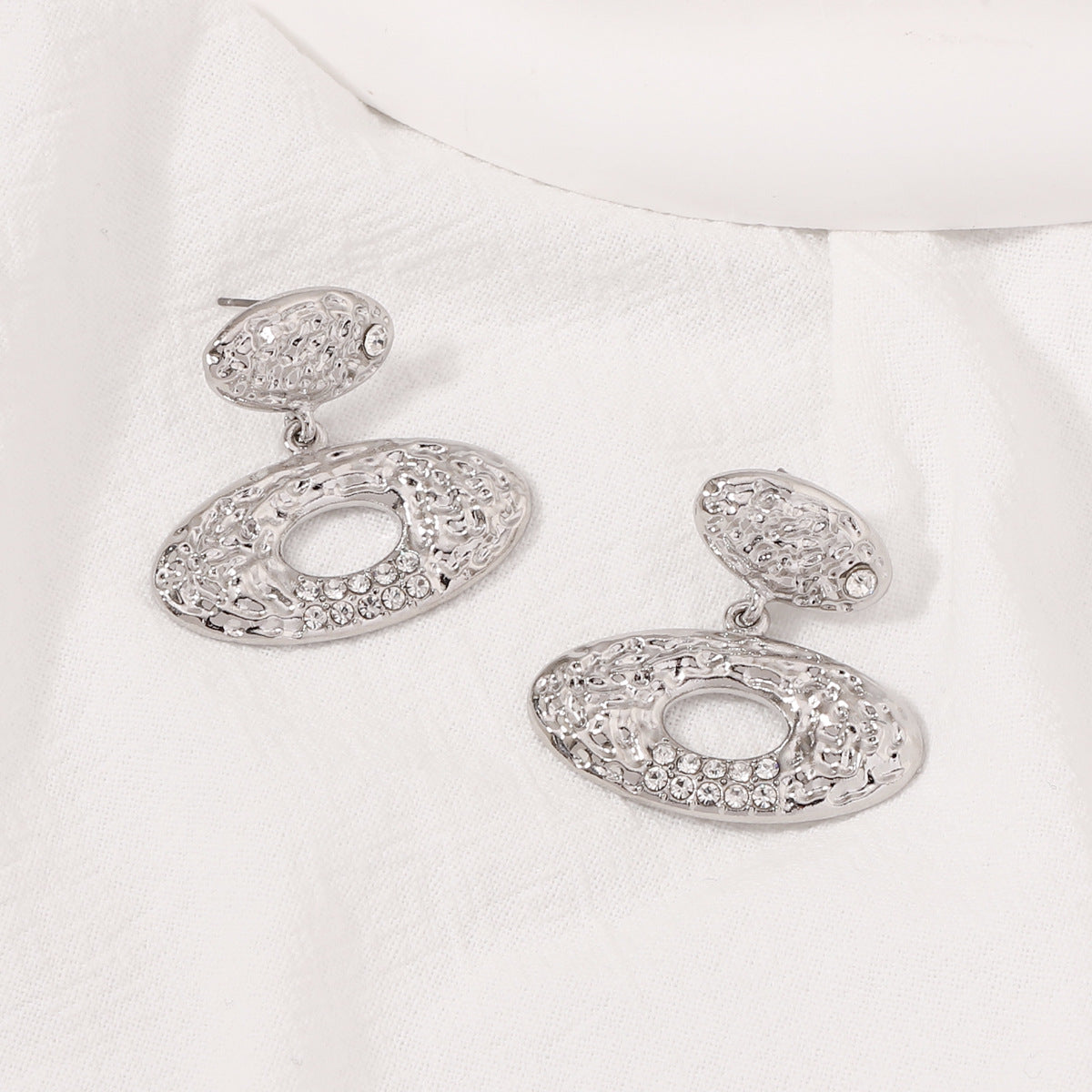 Hurmaava Korvarengas jokaiseen tilaisuuteen