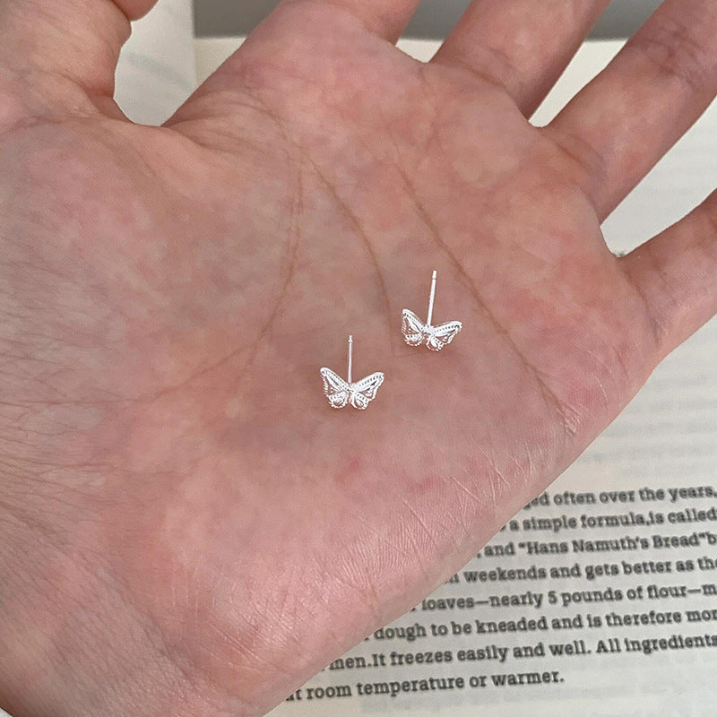 Kaunis Korvarengas ainutlaatuisella tyylillä