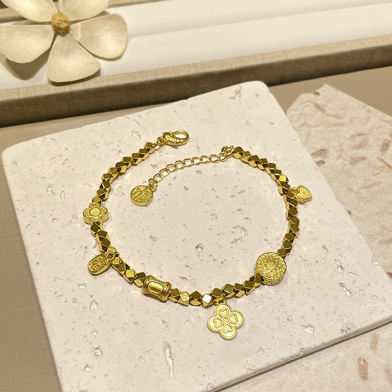 Elegantti Koru jokaiseen tilaisuuteen