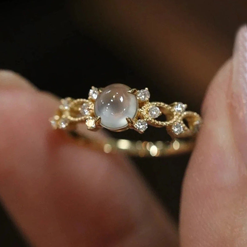 Kaunis Sormus ainutlaatuisella tyylillä