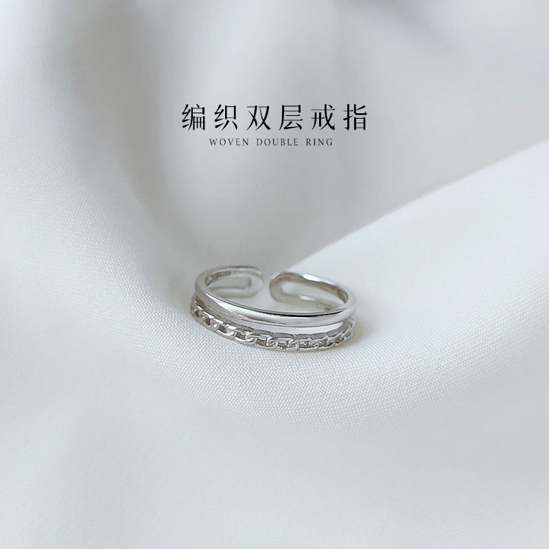 Klassinen Sormus ajattomalla viehätyksellä