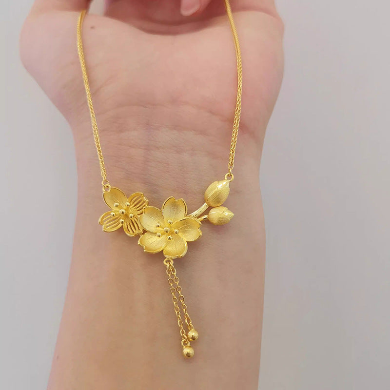 Klassinen Kulta Kaulakoru ajattomalla viehätyksellä