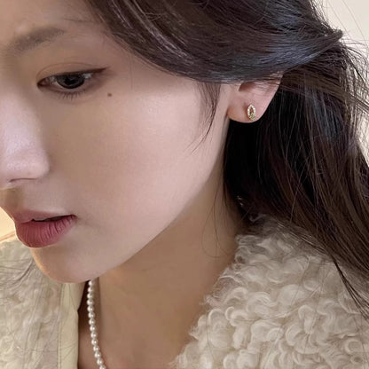 Kaunis Korvarengas ainutlaatuisella tyylillä