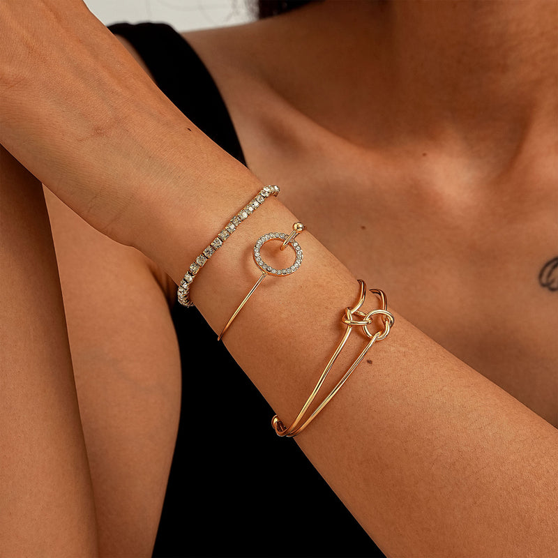 Hurmaava Kulta Korusetti jokaiseen tilaisuuteen