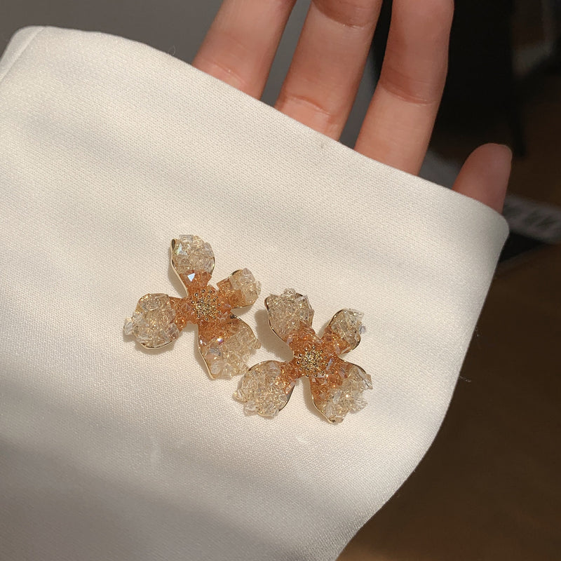 Elegantti Korvarengas jokaiseen tilaisuuteen