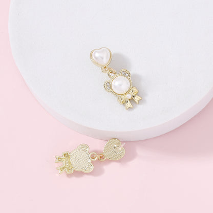 Kaunis Helmi Korvarengas ainutlaatuisella tyylillä