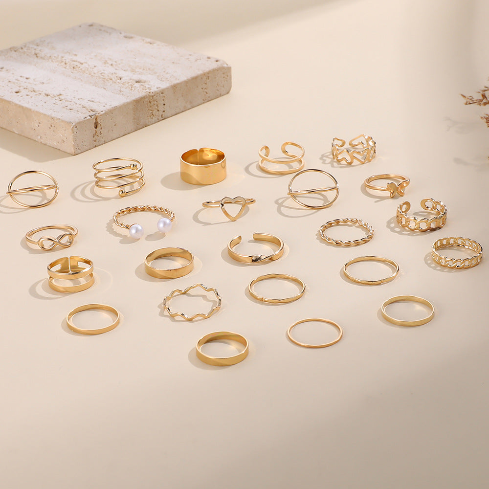 Hurmaava Kulta Korusetti jokaiseen tilaisuuteen