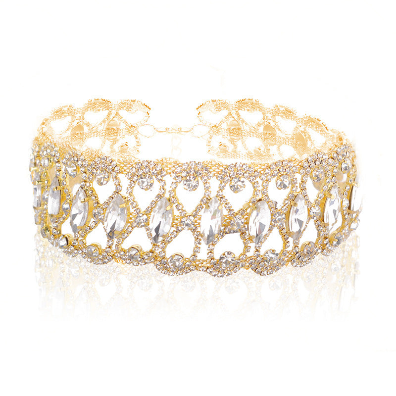 Herkkä käsityö Kaulakoru