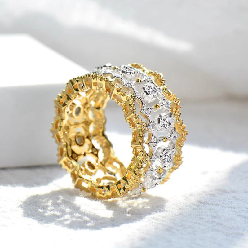 Kaunis Sormus ainutlaatuisella tyylillä