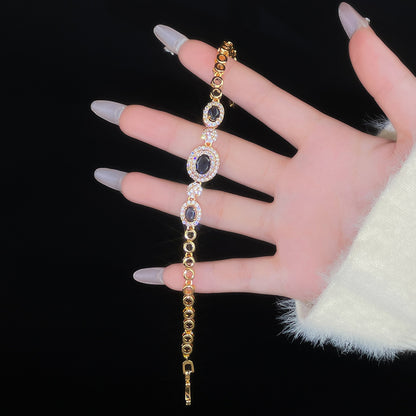 Klassinen Rannekoru ajattomalla viehätyksellä