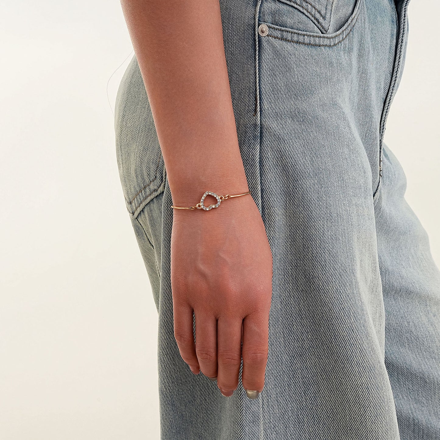 Hurmaava Kulta Rannekoru jokaiseen tilaisuuteen