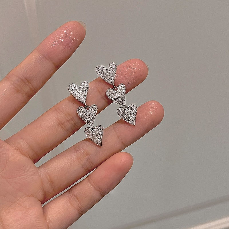 Kaunis Korvarengas ainutlaatuisella tyylillä