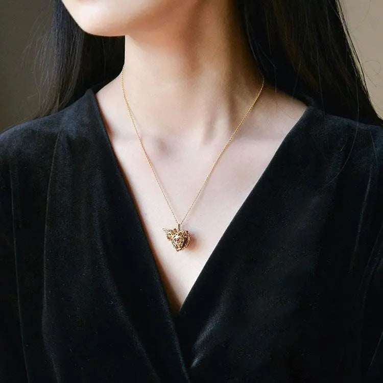 Romanttinen Kulta Kaulakoru erityisiin hetkiin